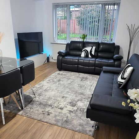 Spacious & Cosy Holiday Home In Манчестер Екстер'єр фото