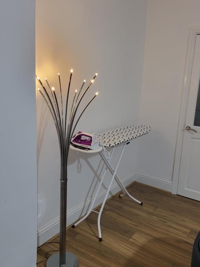 Spacious & Cosy Holiday Home In Манчестер Екстер'єр фото